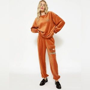 NWT Boys Lie Gone Viral Velour Sweatpant